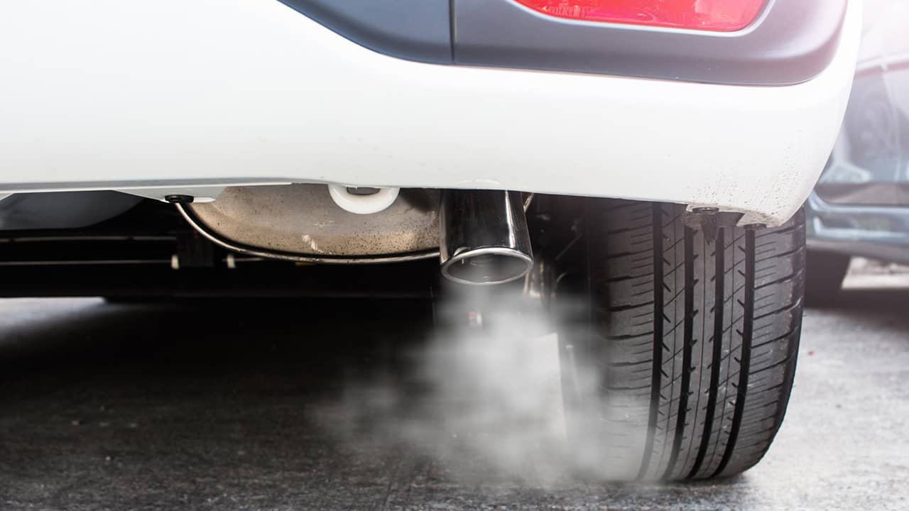 تقابل وزارت نفت و خودروسازان در اجرای استاندارد آلایندگی؟