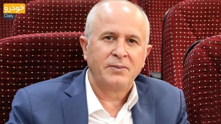 سعید موتمنی رئیس اتحادیه نمایشگاه داران و فروشندگان خودروی تهران می‌گوید قیمت برخی از خودروها در بازار کمتر از نمایندگی شد