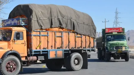 کامیون های قدیمی و فرسوده بنز در ایران - آیین‌نامه اسقاط خودرو های فرسوده به خروج فرسوده‌ها از جاده ها کمک خواهد کرد؟