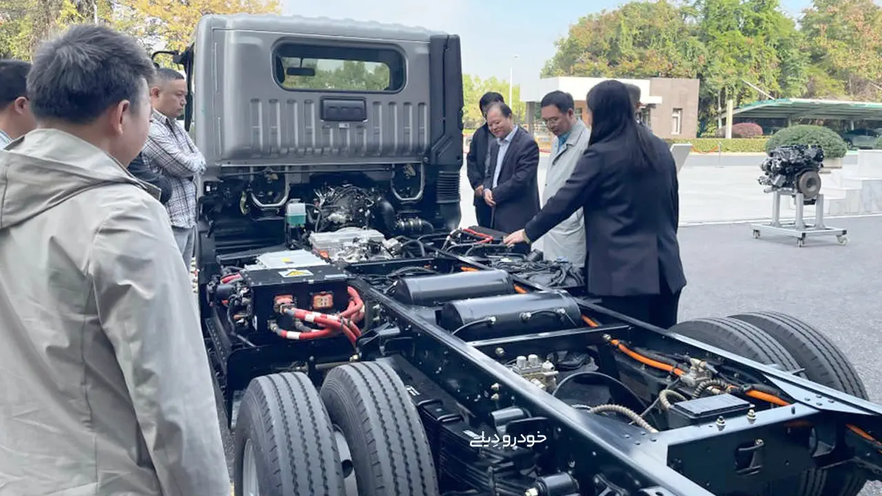 اولین کامیونت با پیشرانه هایبرید اختصاصی دانگفنگ تولید شد | First Light Truck with DongFeng's Dedicated Hybrid M9T Engine Produced