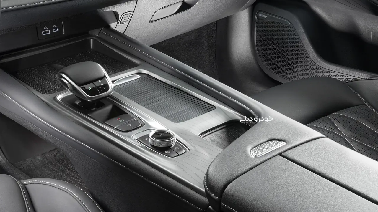 قیمت و شرایط فروش خودرو فونیکس Z8 (آریزو ۸) مدیران خودرو | آذر ۱۴۰۴ | Fownix Z8 | Chery Arrizo 8 | 艾瑞泽8