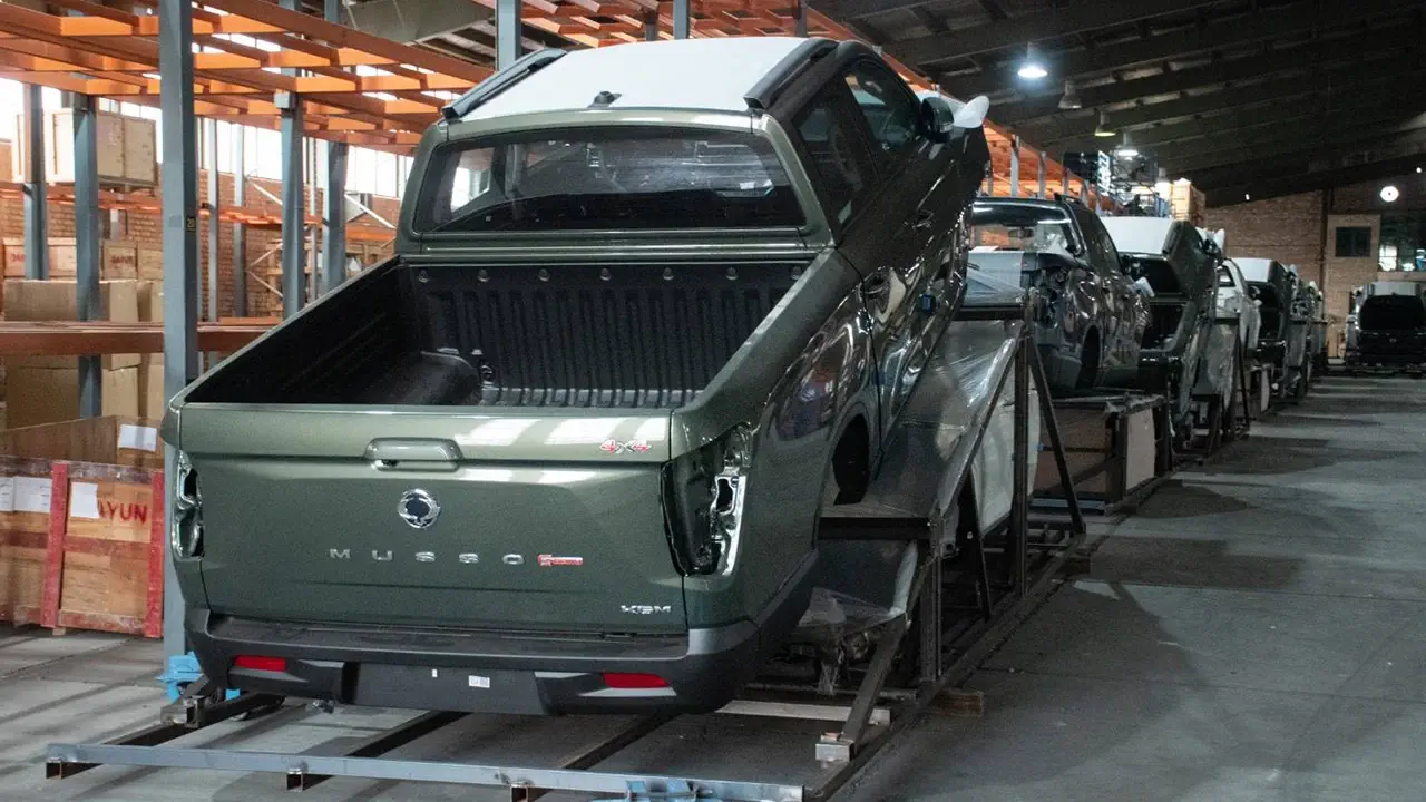 خط تولید پیکاپ سانگیانگ موسو گرند خان در ایران | کارخانه صنایع خودروسازی ایلیا | KGM SsangYong Musso Grand Pickup