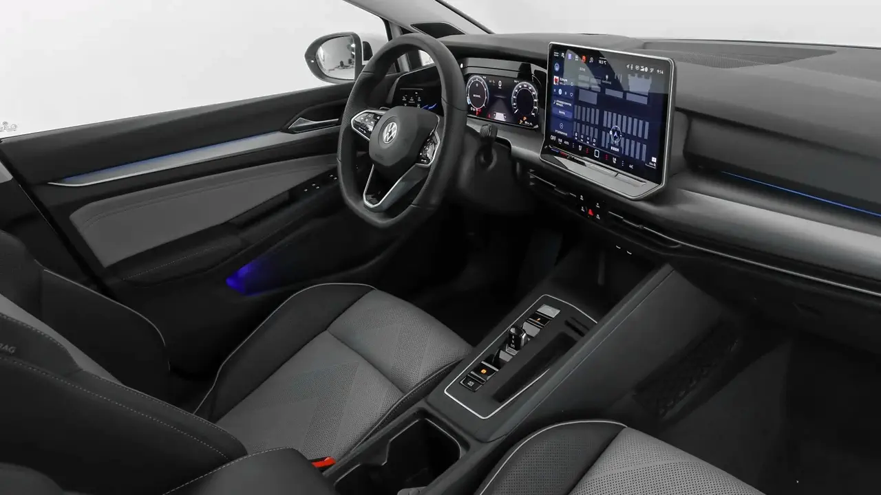 قیمت، شرایط فروش و امکانات فولکس واگن گلف پرو | آسیا گستر کارن | 2025 Volkswagen Golf Pro 300 TSI