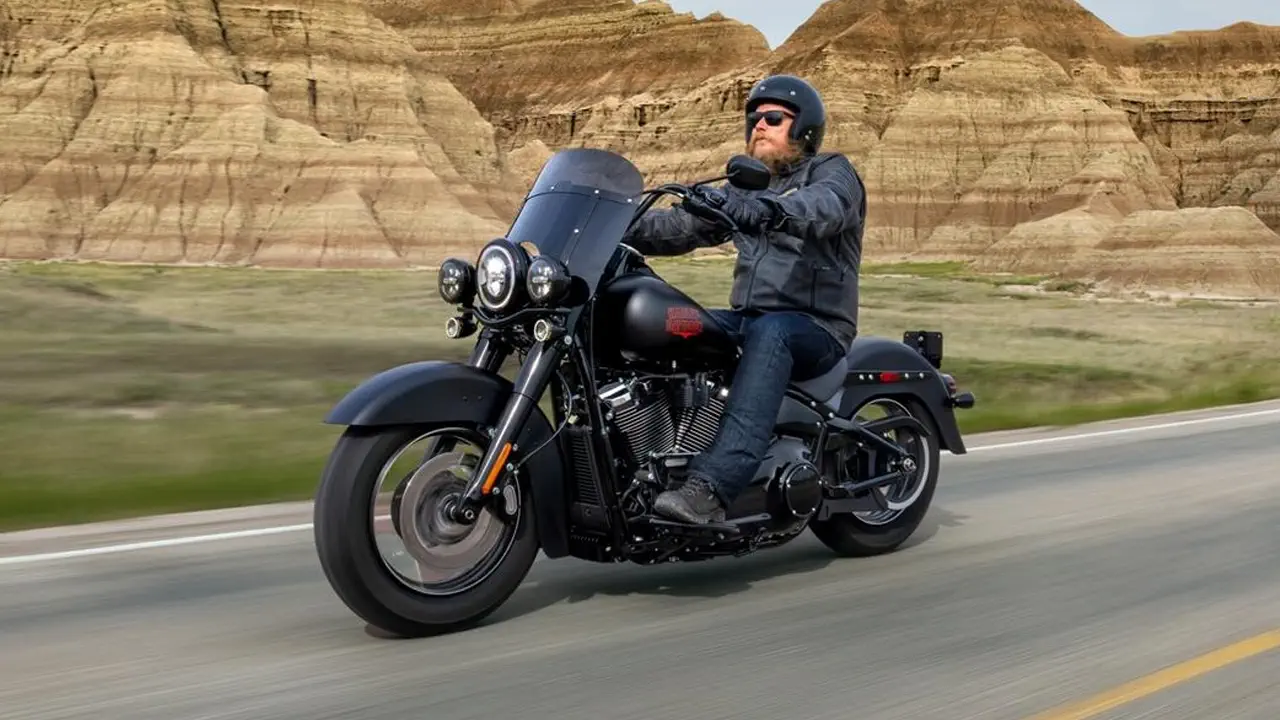موتورسیکلت کروزر هارلی دیویدسون | Harley Davidson Deadwood Cruiser Motorcycle