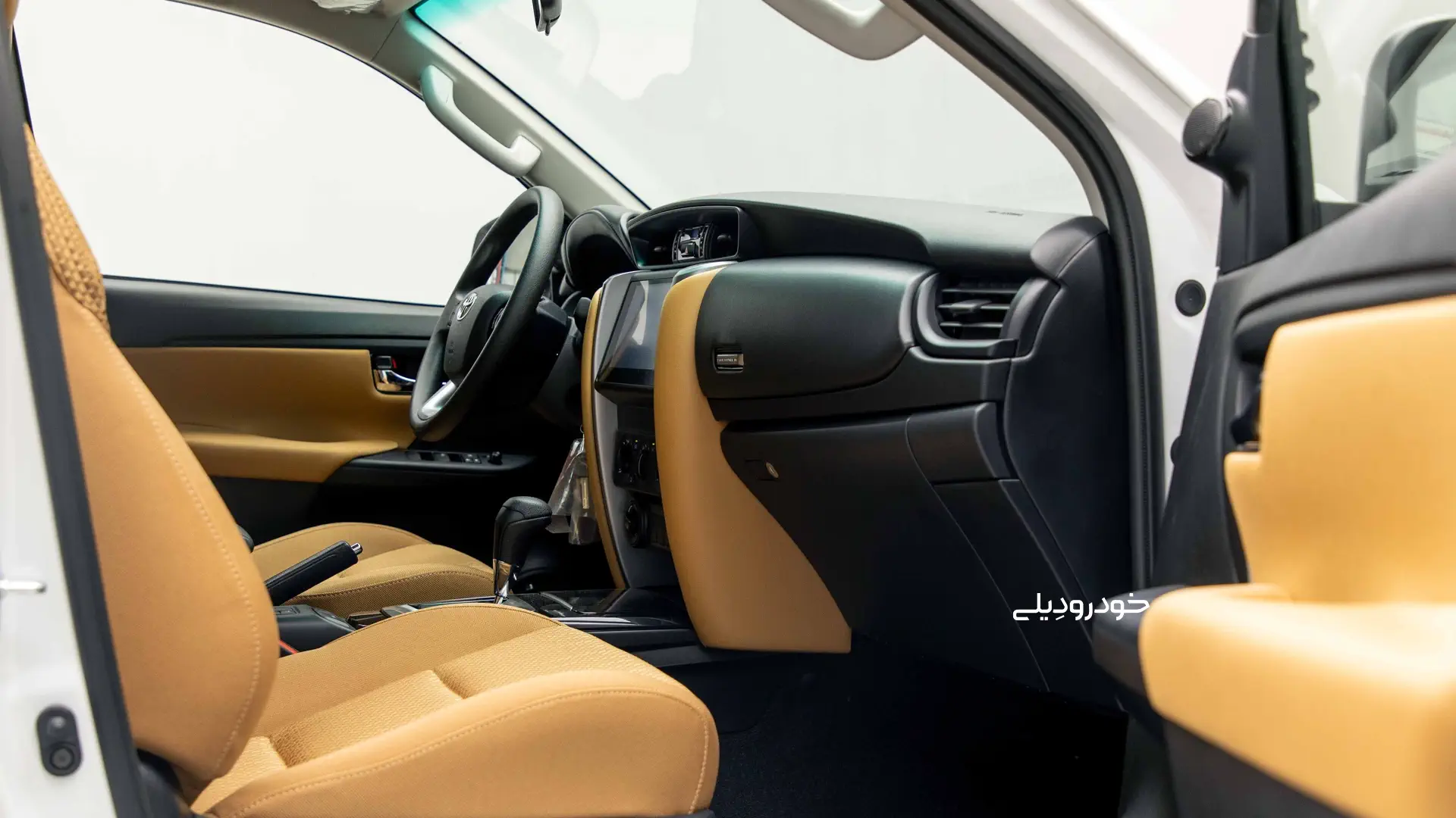 طرح فروش تویوتا فورچونر هماتلکام + مشخصات، امکانات و قیمت | 2025 Toyota Fortuner GXR