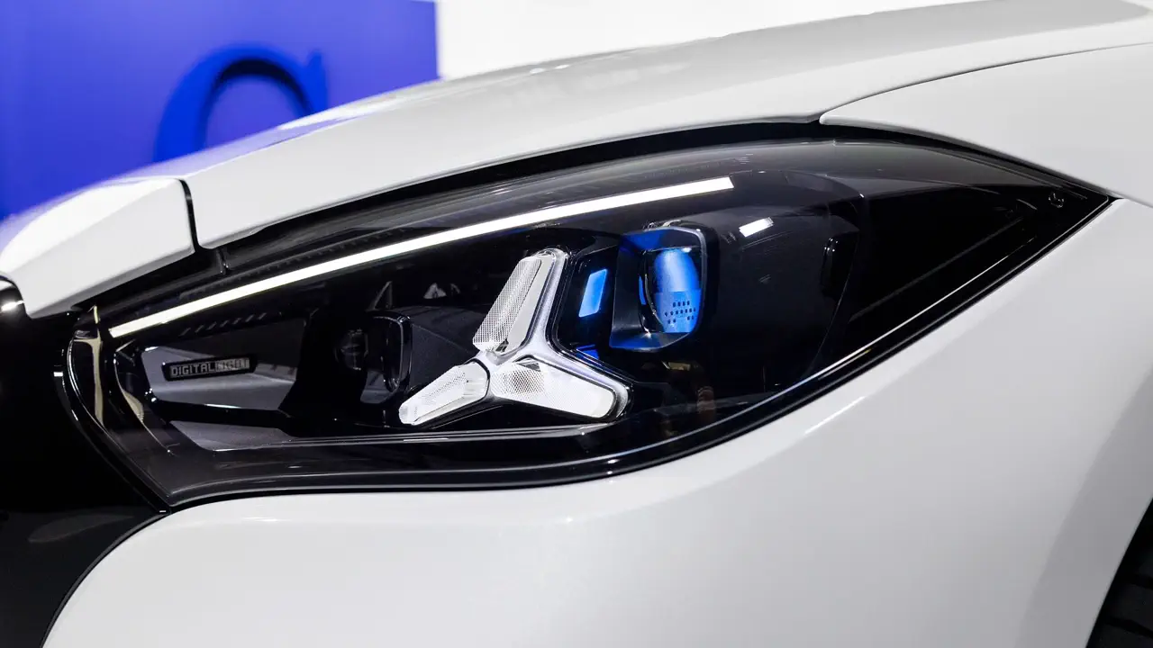 مشخصات و قیمت مرسدس-بنز C-کلاس مدل ۲۰۲۷ | The All-New 2027 Mercedes-Benz C-Clas