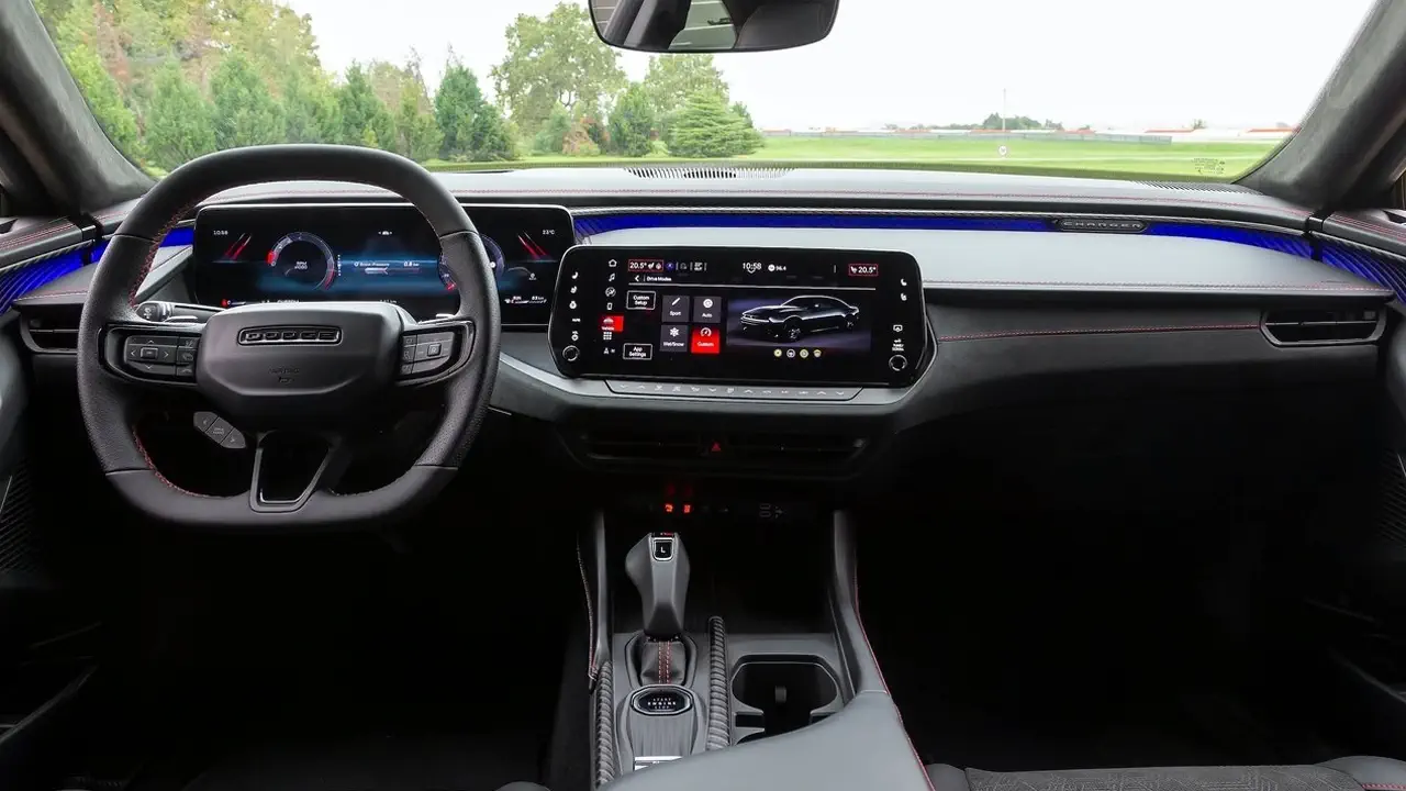 مشخصات و تصاویر داج چارجر بنزینی جدید بازار اروپا | 2027 Dodge Charger SixPack