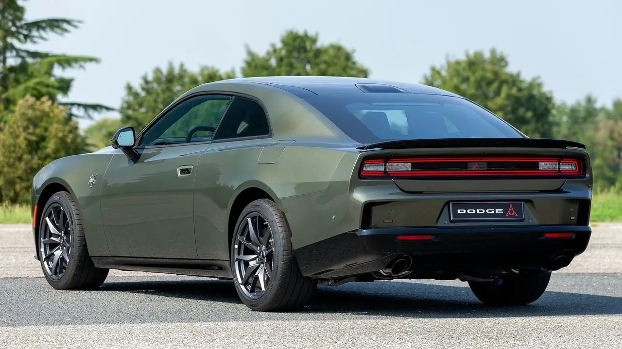 مشخصات و تصاویر داج چارجر بنزینی جدید بازار اروپا | 2027 Dodge Charger SixPack